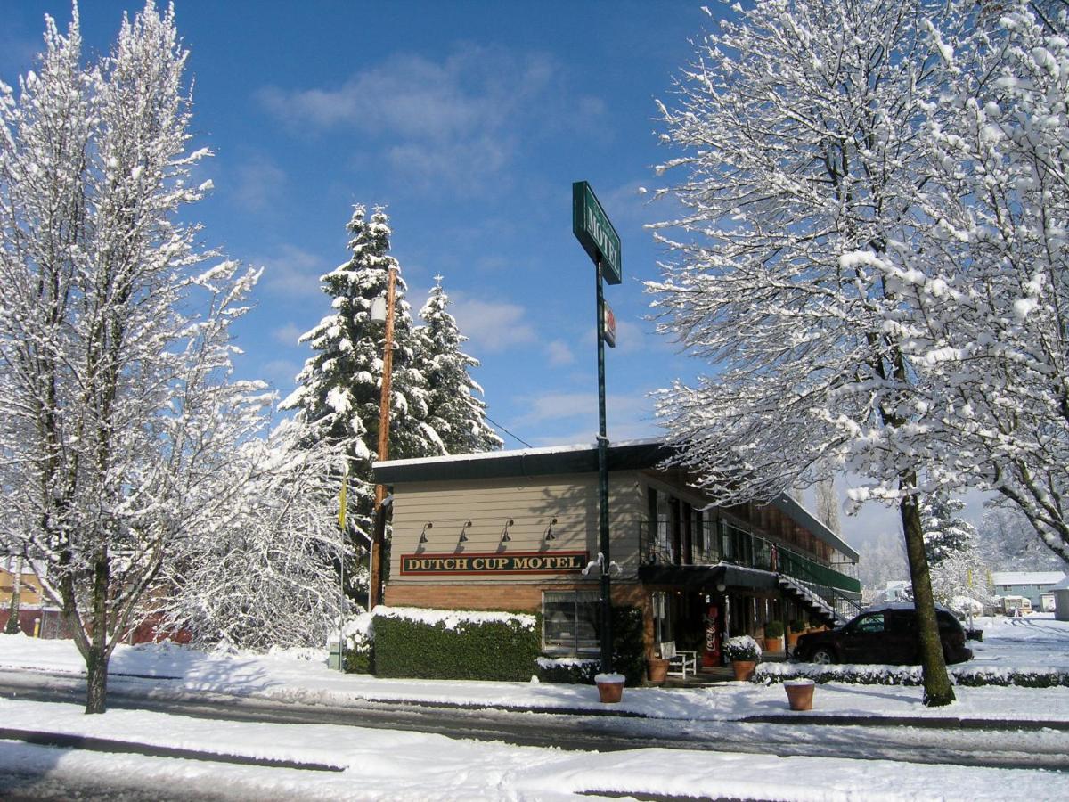 Dutch Cup Motel Sultan ภายนอก รูปภาพ